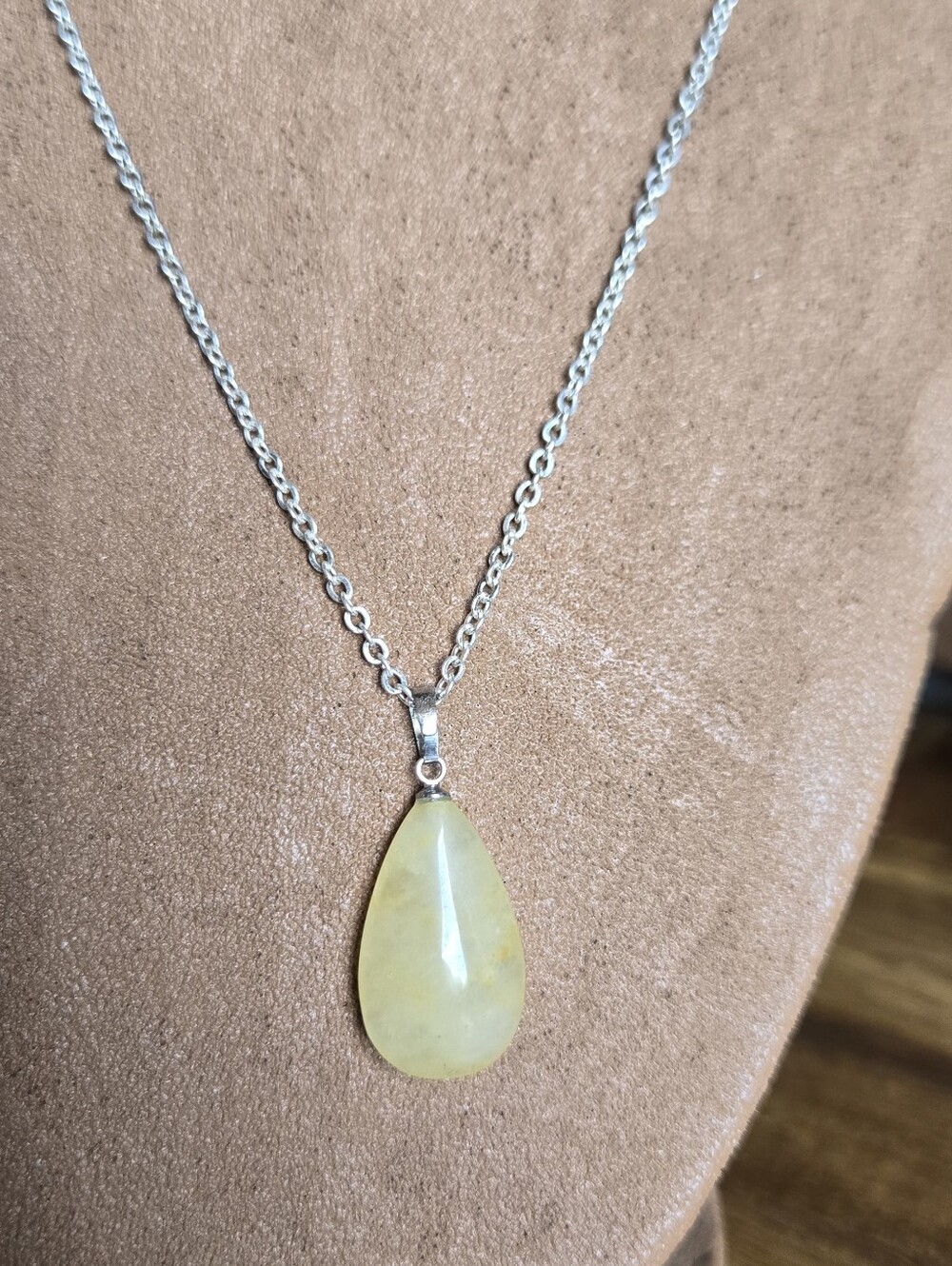 Natural Stone Teardrop Pendant Necklace Silver Tone 18" Pale Yellow